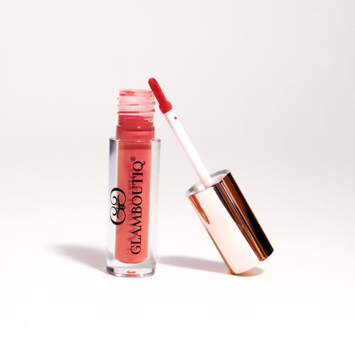 Lip plumper in a luxurious Glam Lush shade for luscious, enhanced lips