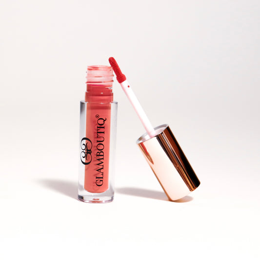Lip plumper in a luxurious Glam Lush shade for luscious, enhanced lips